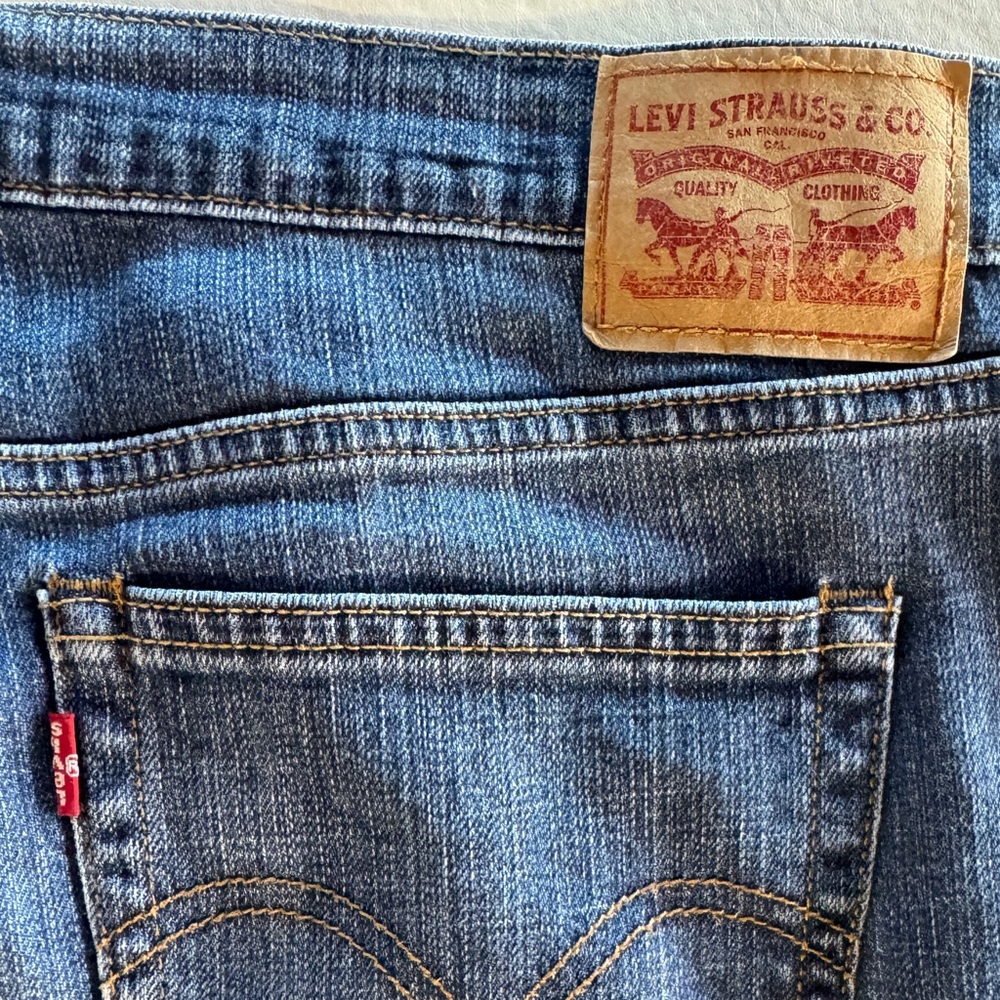 Levi's Boyfriend Jeans Mid-Rise Tapered Leg (W31 L27) - Picture 14 of 16